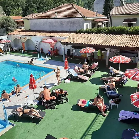 Elite 圣莫罗·托里尼塞